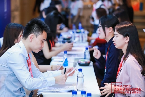 21家知名企业的HR现场面试
